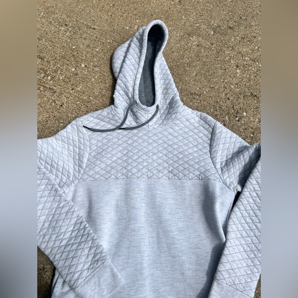 ✨sold✨Outpost from Buckle Quilted Gray Hoodie Sweater - Picture 4 of 7